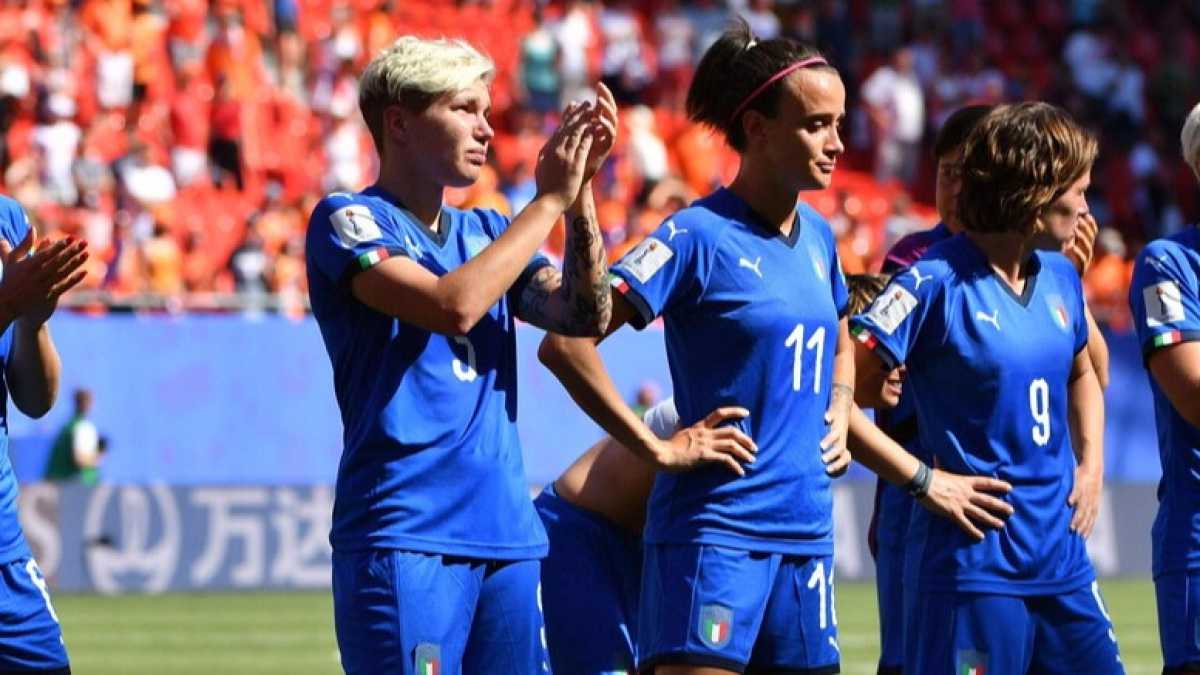 Immagine di Il professionismo nel calcio femminile passa da Mattarella?