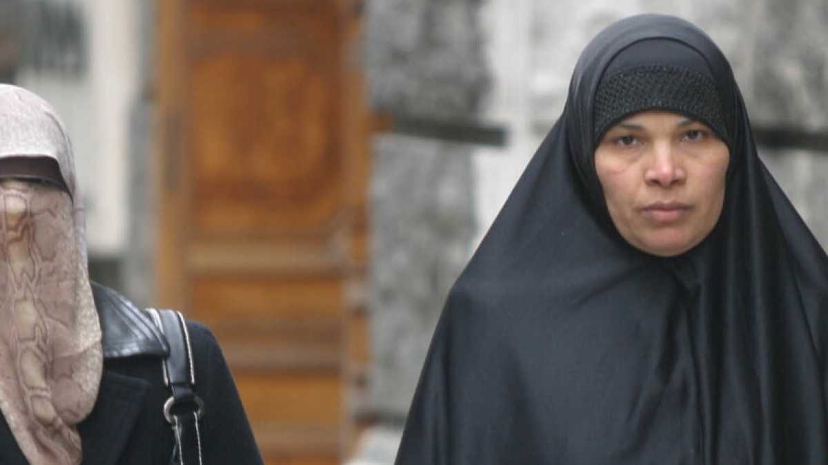 Immagine di In Germania le femministe che criticano il velo islamico se la passano male