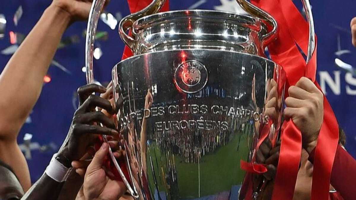 Immagine di Impiegati, studenti universitari, operai. Tutti in campo sognando la finale di Champions