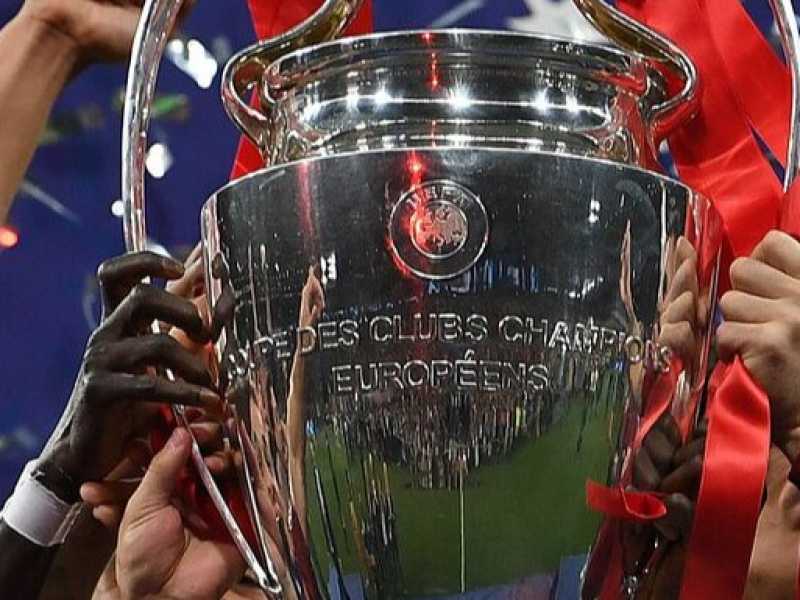 Impiegati, studenti universitari, operai. Tutti in campo sognando la finale di Champions