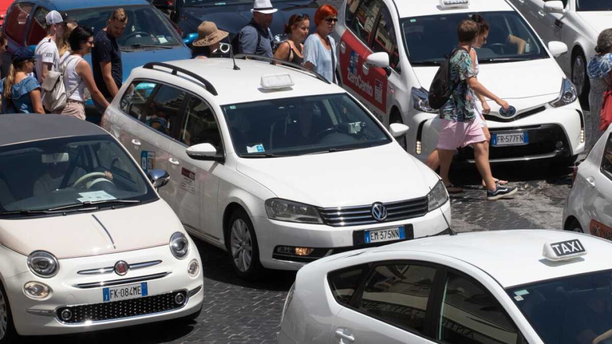 Immagine di Le avventure di Guia Soncini a Roma, la pioggia di rane e la gente più sfortunata di lei