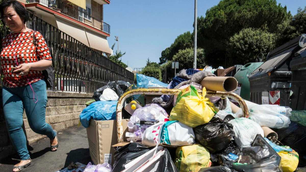 Immagine di Le querele incrociate Rackete-Salvini e la monnezza di Roma