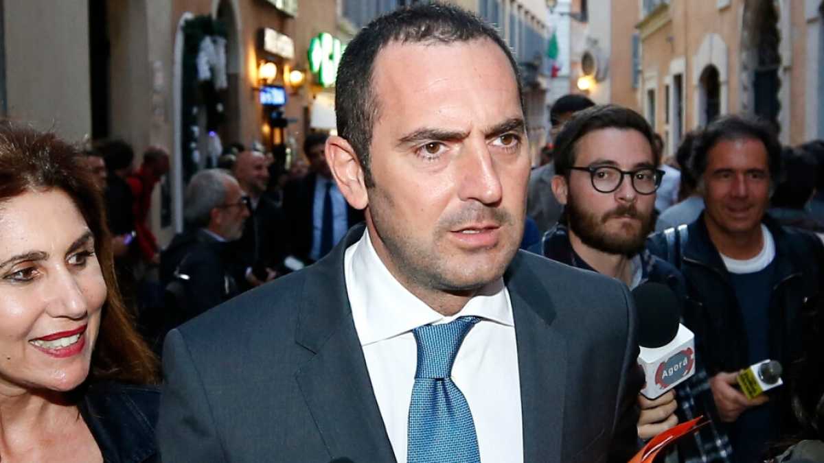 Immagine di Salvini è come Epstein, e Spadafora è un brain offender