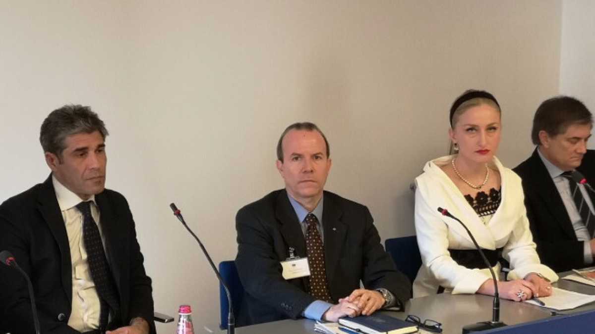 Immagine di L’indifendibilità di Savoini spiegata con la legge del contrappasso