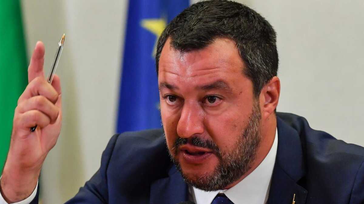 Immagine di Salvini fa da sé e convoca i sindacati al Viminale