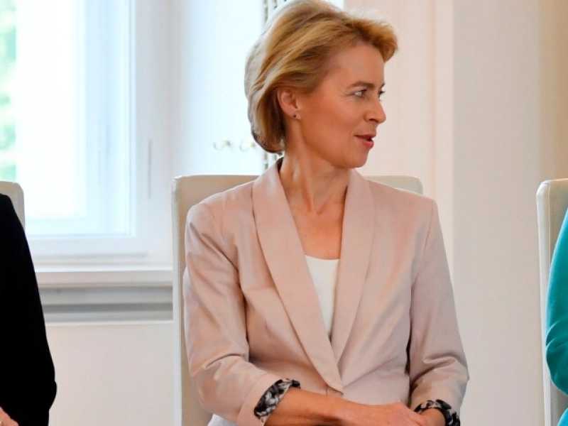 Annegret Kramp-Karrenbauer, Ursula von der Leyen e Angela Merkel (Foto LaPresse)