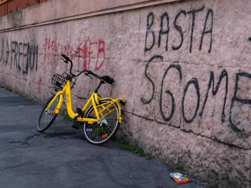 Milano, quartiere Lorenteggio (foto LaPresse)