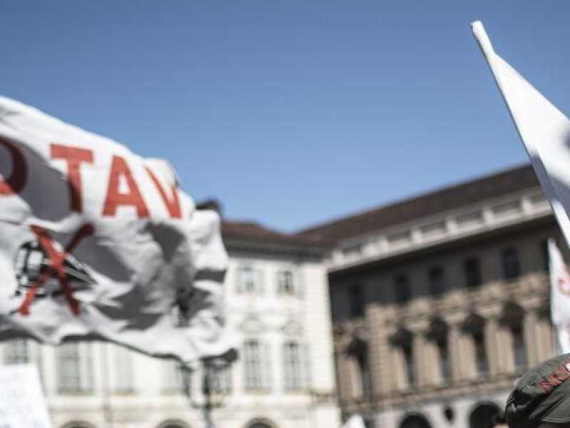 Una manifestazione No Tav (foto LaPresse)
