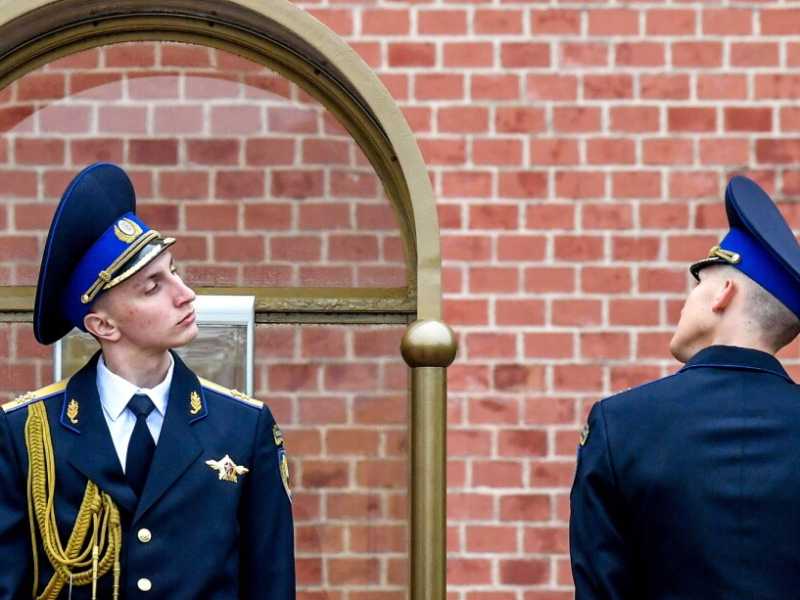 Konstantin Malofeev è nato nel 1974 a Pushchino. E’ uno degli uomini più ricchi di Russia. Da filantropo sostiene i movimenti sovranisti e cristiani di tutto il mondo