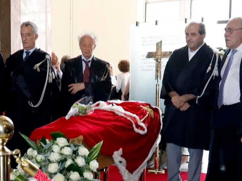 La scuola di Milano guidata da Borrelli ha prodotto il degrado della politica