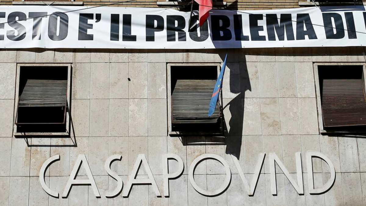 Immagine di Ragioni per non togliere la scritta CasaPound