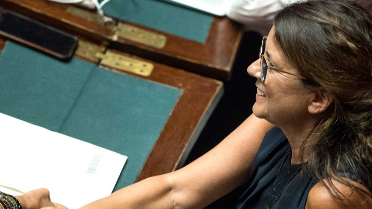 Immagine di Doriana Sarli, la Cinque stelle dissidente che piace al Pd