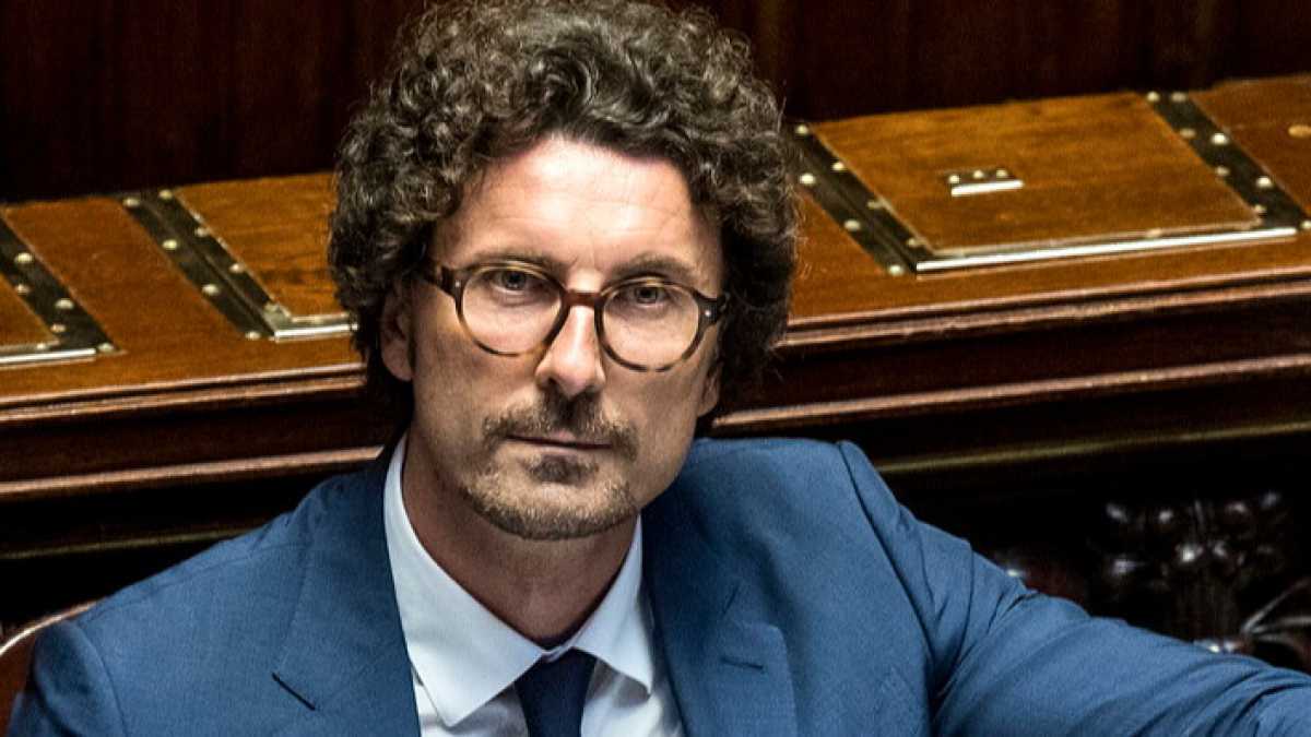 Immagine di La Gronda conviene. Ma Toninelli la blocca e chiede un’altra analisi costi-benefici