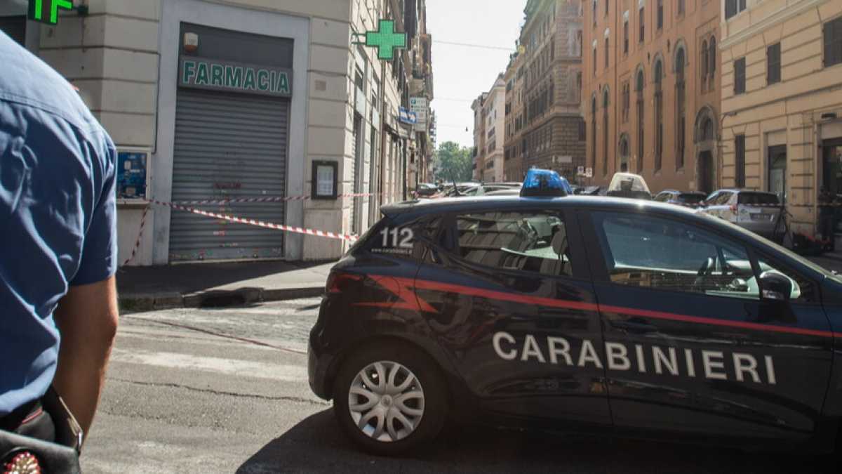 Immagine di Come (non) si difende una divisa