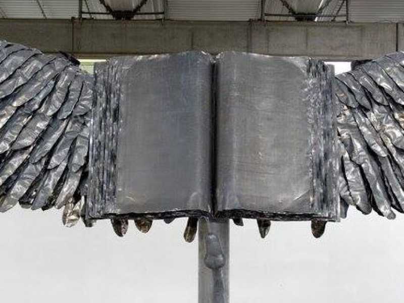 Libro scultura di Anselm Kiefer "Uraeus"