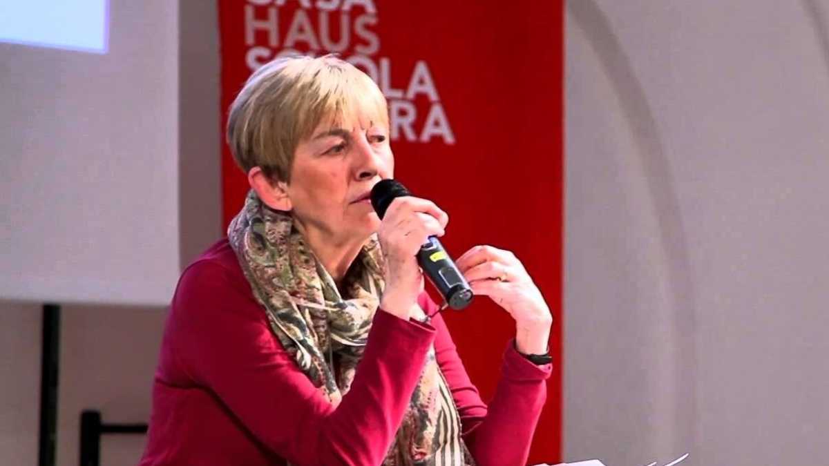 Immagine di Adriana Cavarero,la filosofia sensata