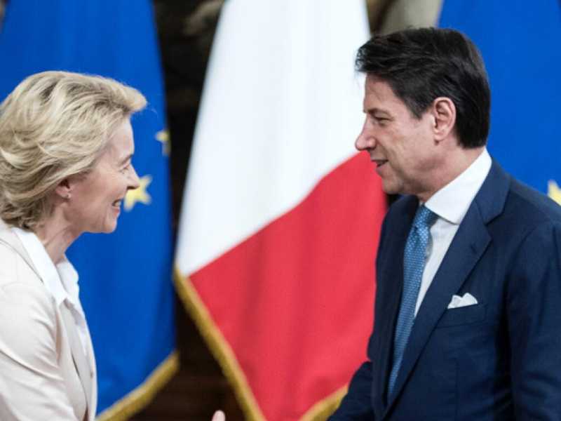 Ursula von der Leyen e Giuseppe Conte (foto LaPresse)