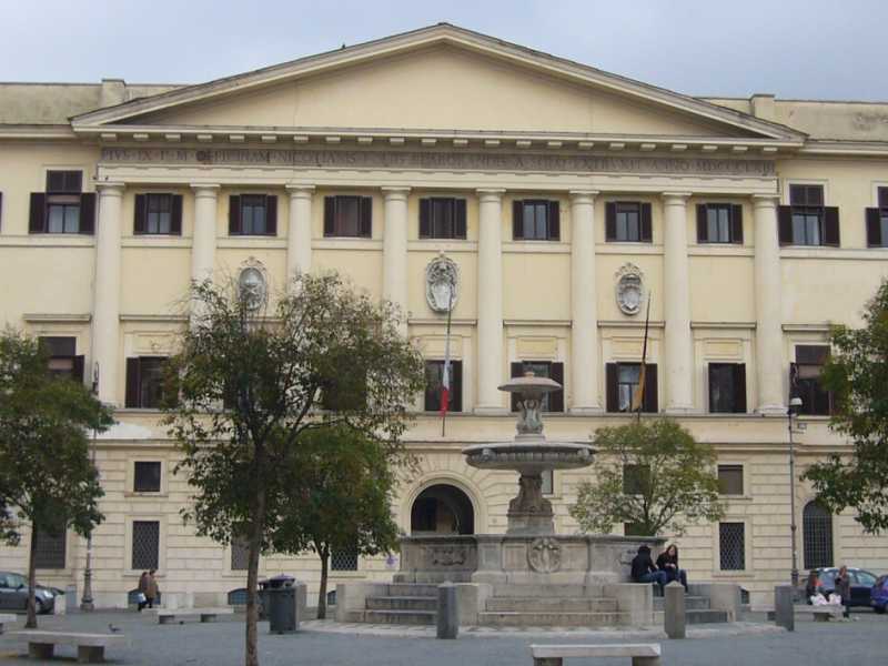 Trastevere, Manifattura tabacchi a piazza Mastai (foto via Wikimedia)