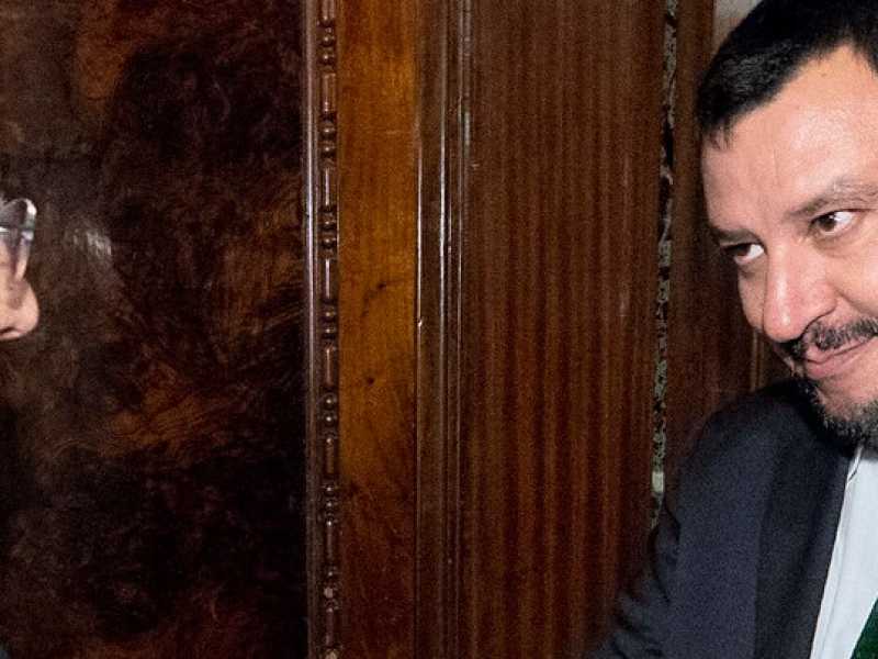 Sergio Mattarella e Matteo Salvini (foto LaPresse)