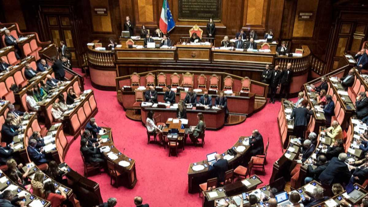 Immagine di La fiducia sul decreto sicurezza e la politica d'estate