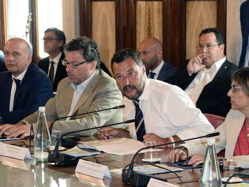 Viminale. Matteo Salvini incontra le parti sociali (LaPresse)