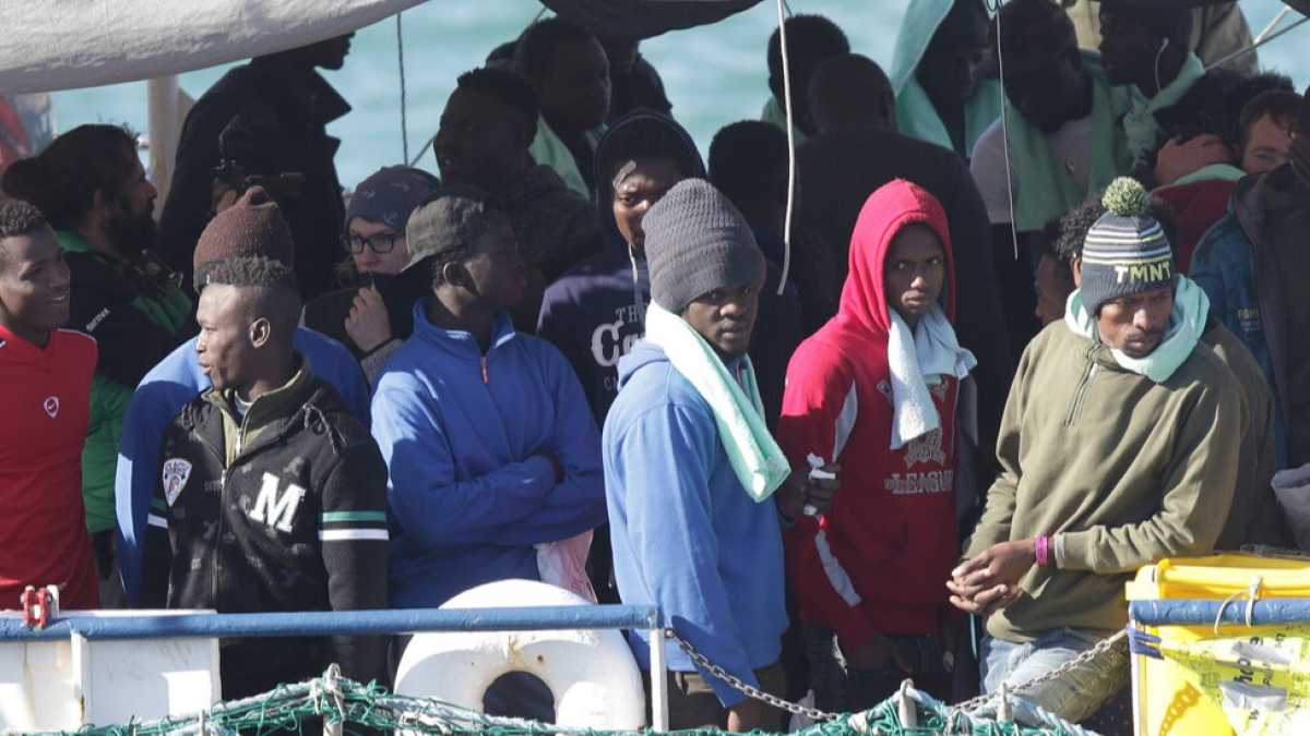 Immagine di Il ridicolo voto sulla Tav e le spacconate di Salvini sui migranti