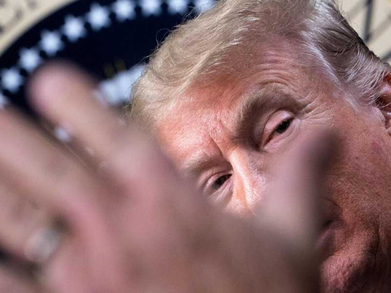 Donald Trump alla cerimonia per la firma dell' Agricoltura Improvement Act del 2018 (LaPresse)