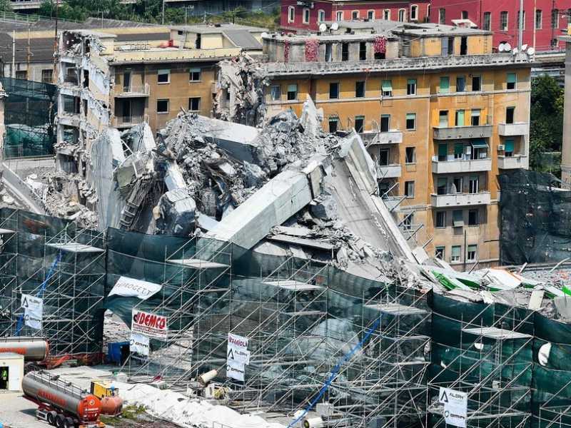 Genova, Ponte Morandi: il giorno dopo la demolizione (Foto LaPresse)