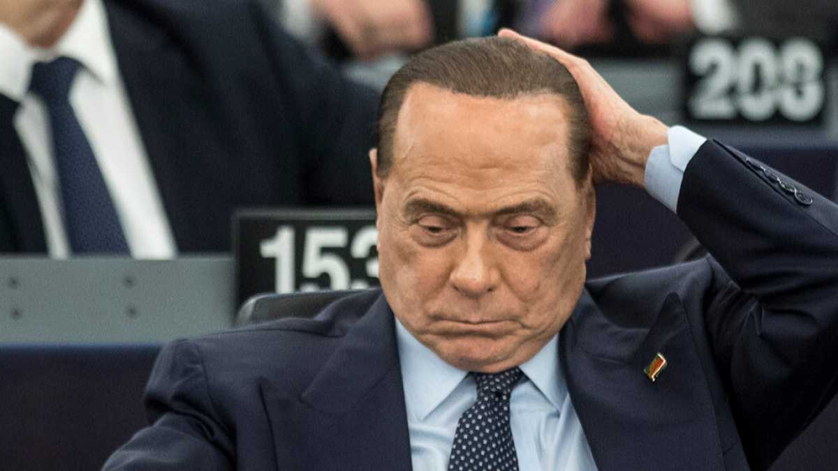 Immagine di Il no del Cav. a Salvini e la proposta di Renzi al M5s
