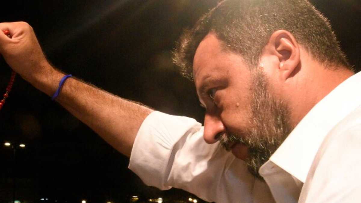 Immagine di No al governicchio dei deboli Pd-M5s, irrobustisce l’uomo forte del Papeete