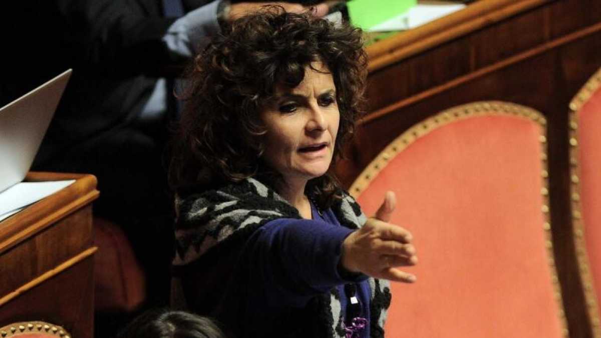 Immagine di “Se il M5s si allea col Pd, sarei pronta a tornare nel gruppo”, dice Paola Nugnes