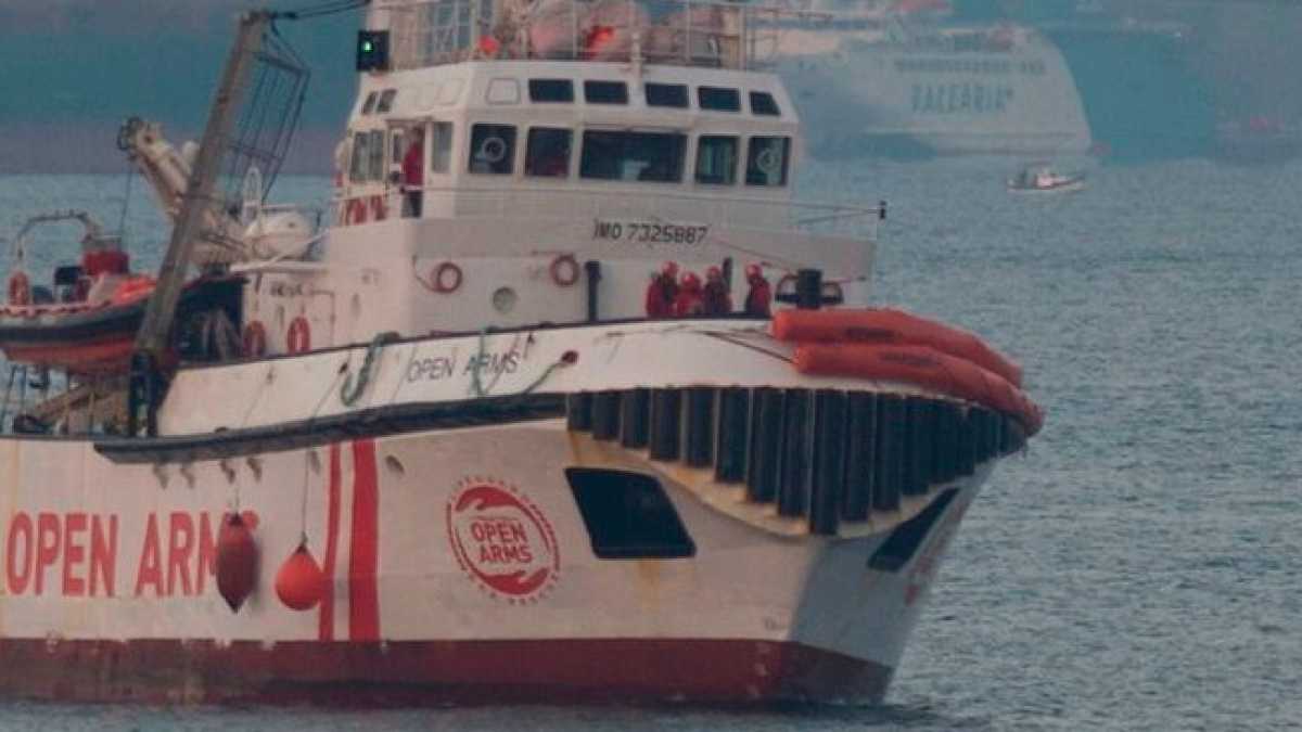 Immagine di E' a 800 metri da Lampedusa, ma ora Open Arms potrebbe andare a Minorca