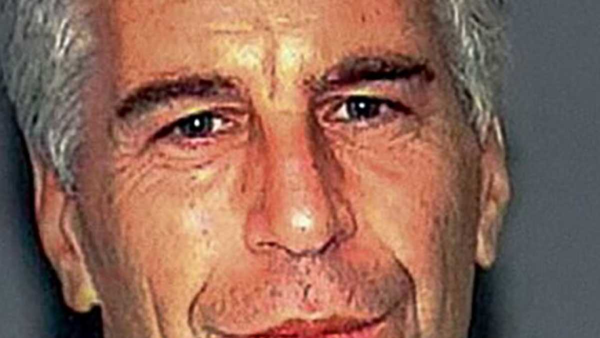 Immagine di Non solo orge. Epstein aveva messo su una nuova Isola del Dottor Moreau