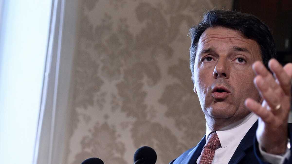 Immagine di Renzi rilancia il governo istituzionale: "Ma non ne farò parte"