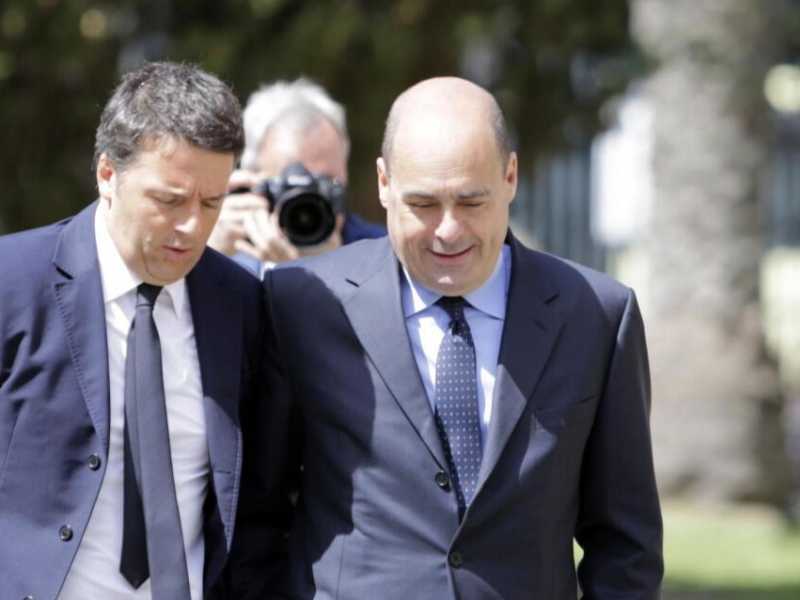 Matteo Renzi e Nicola Zingaretti (foto LaPresse)