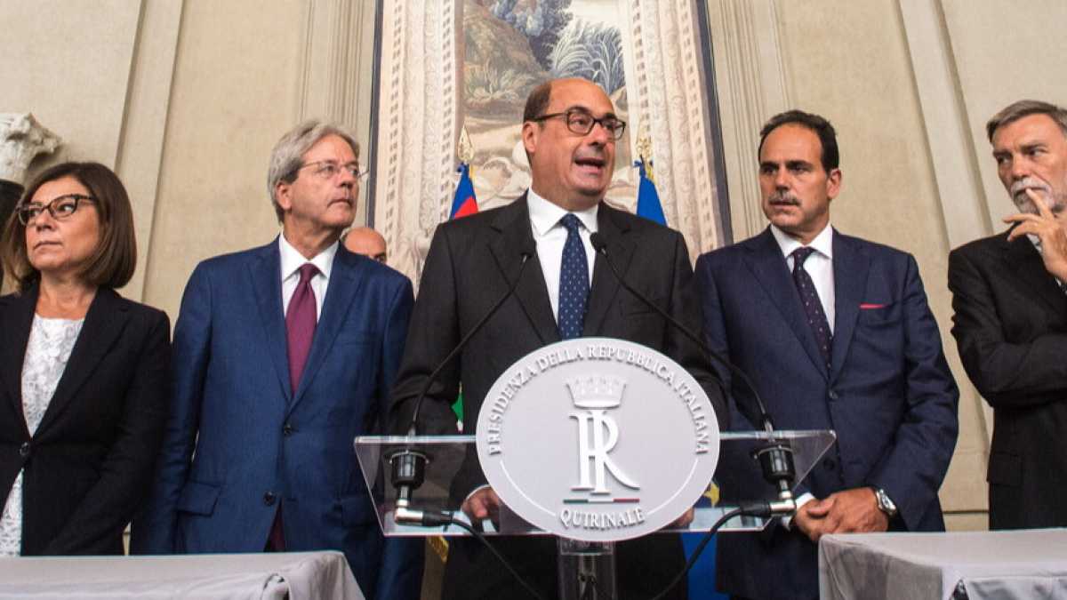 Immagine di Zingaretti fissa altre condizioni al governo giallorosso. E manda in crisi renziani e M5s