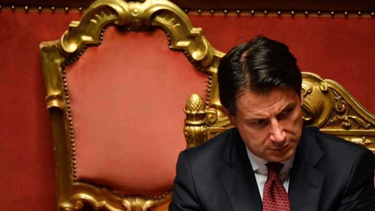Immagine di Conte nudo al G7 di Biarritz