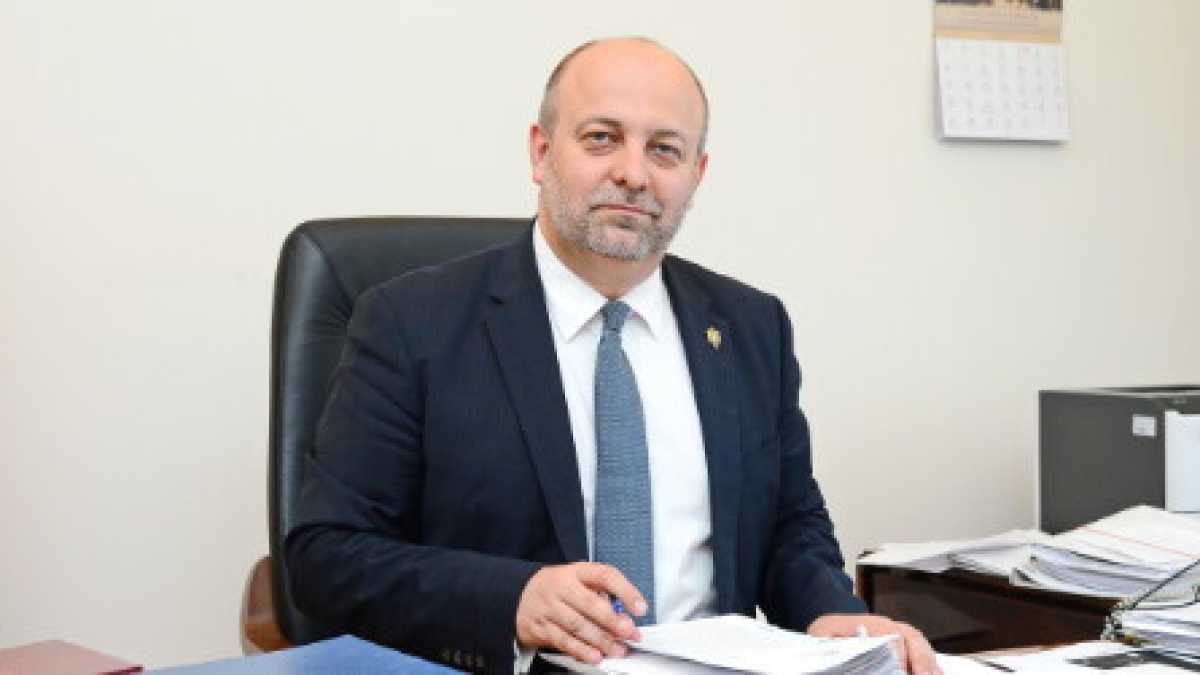 Immagine di La Kasta polacca che addestra troll. Un romanzo pre elettorale