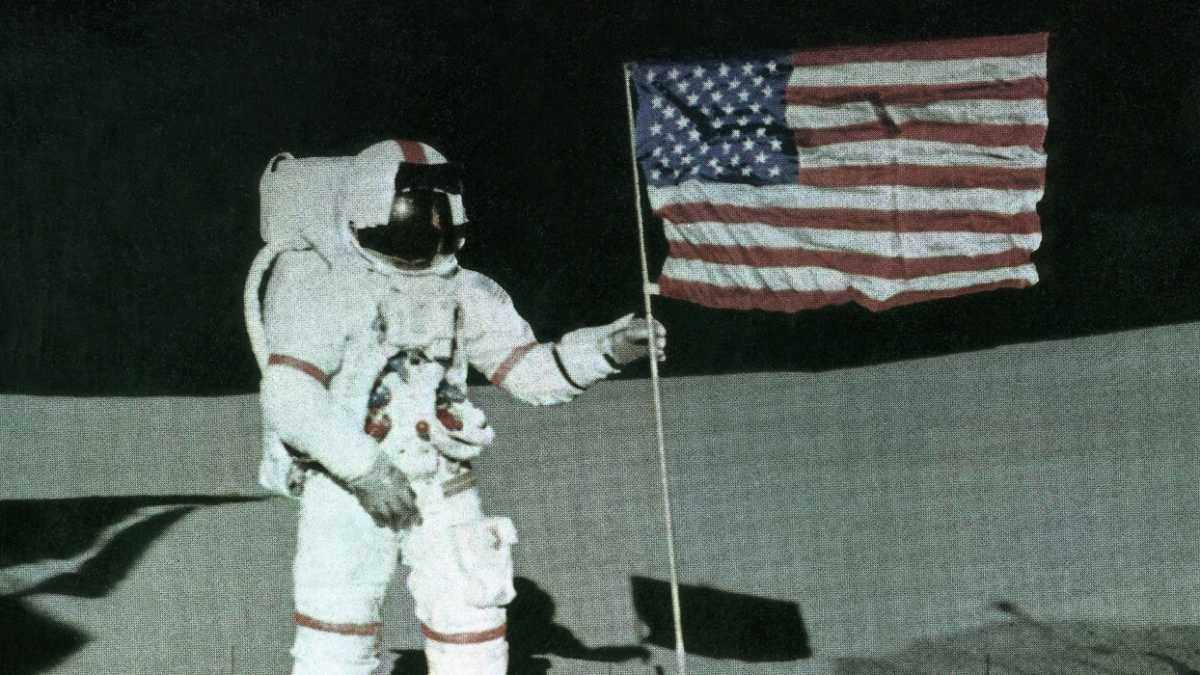 Immagine di Corse, bici, gol e swing col ferro 6. Storie sportive al chiaro di Luna