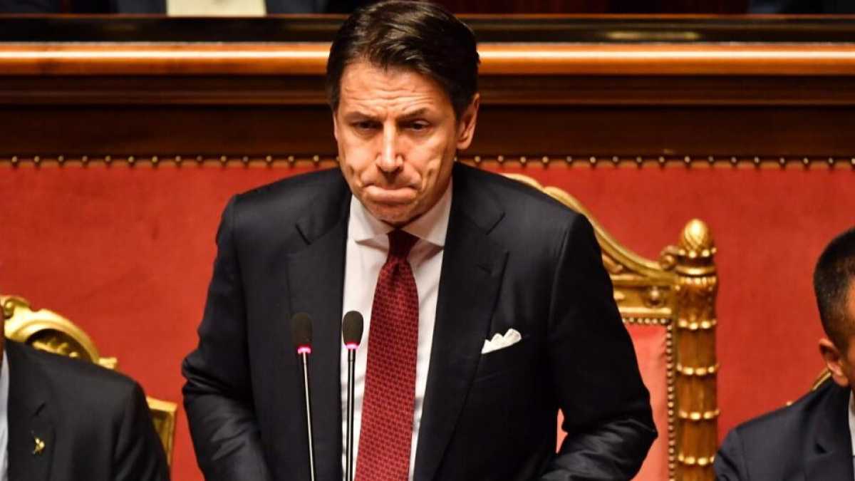 Immagine di “Tienimi da Conte Giggi”. La crisi raccontata su Twitter da Giuliano Ferrara