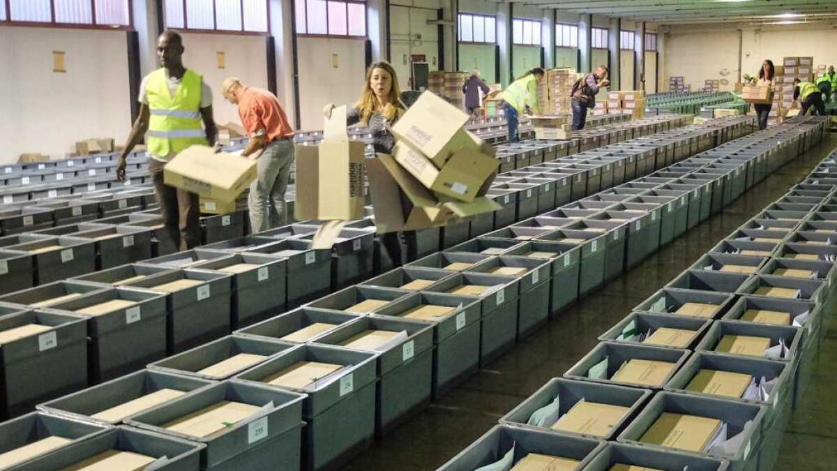 Immagine di I capannoni salvino la Puglia. Per l’industria, contro il turismo