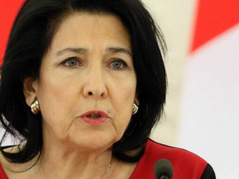 Salome Zurabishvili durante una conferenza stampa a Vilnius (foto LaPresse)