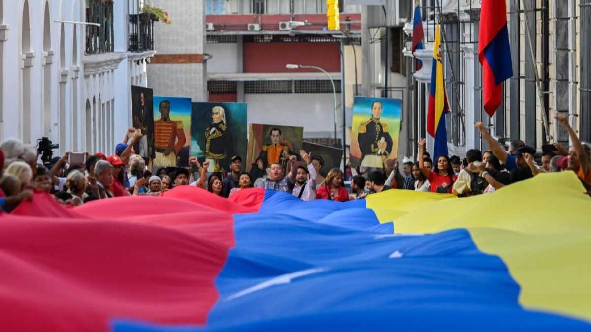 Immagine di M5s e Pd fanno i conti con Maduro