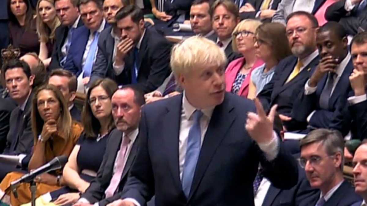 Immagine di Strategia contro plebiscito: due modi diversi di fottere l’Europa