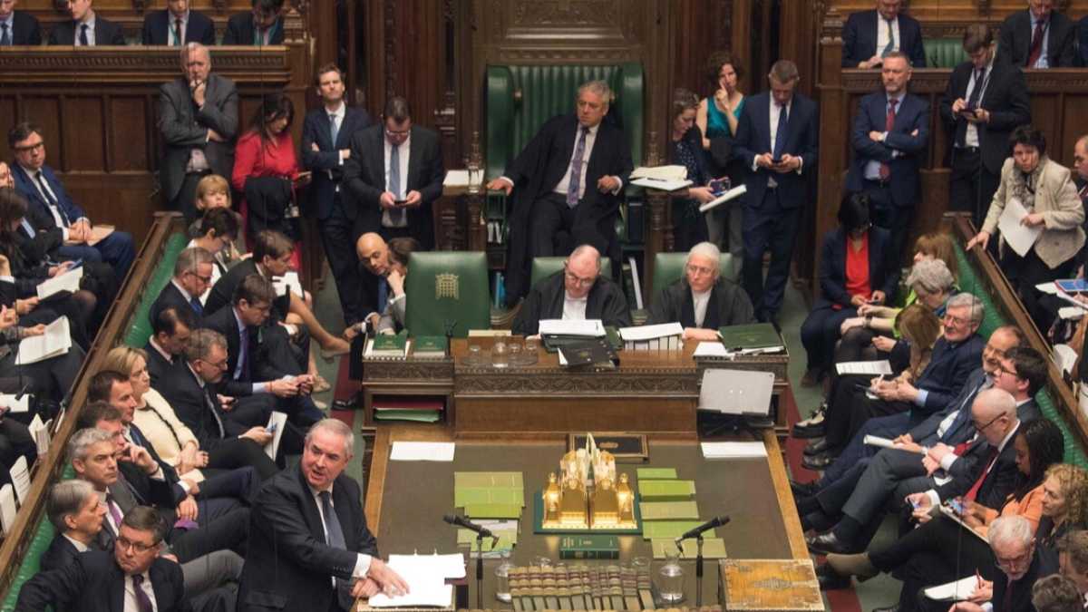 Immagine di Il piano risicato dei deputati inglesi per fermare il no-deal