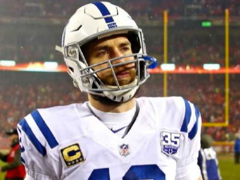 Il 24 agosto Andrew Luck (nella foto Reuters dopo una partita persa lo scorso 12 gennaio) ha annunciato il suo addio al football a soli 29 anni