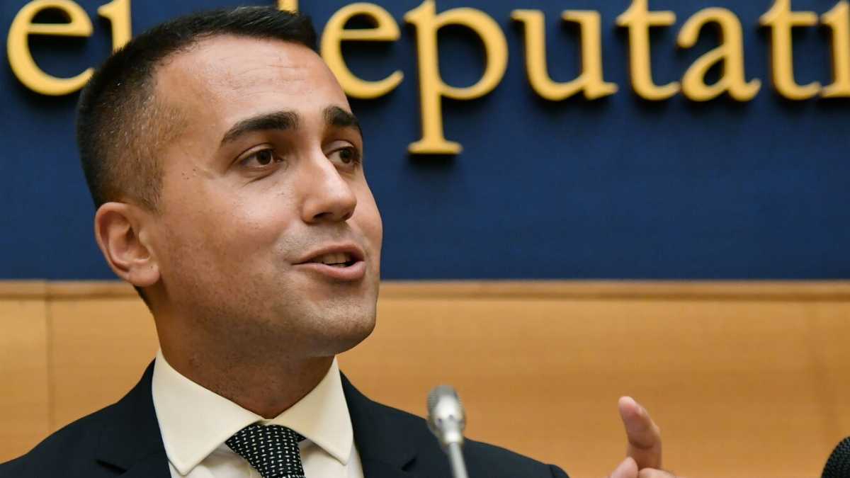 Immagine di Il nuovo governo nasce con un contratto mica male: vaffa Brexit