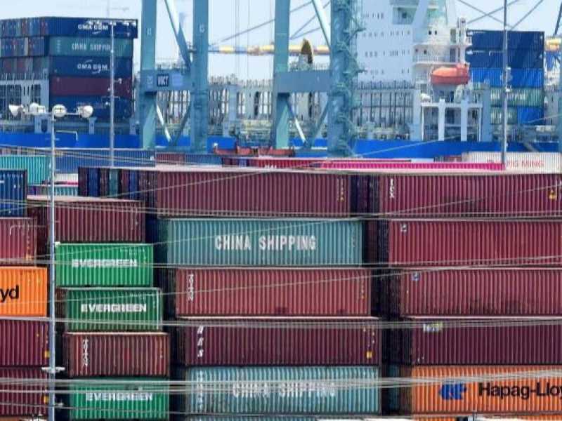 Per comprendere cause e conseguenze  delle politiche commerciali &egrave; opportuno tenerle distinte dalle politiche economiche con cui, presumibilmente, non hanno nulla da spartire (foto LaPresse)