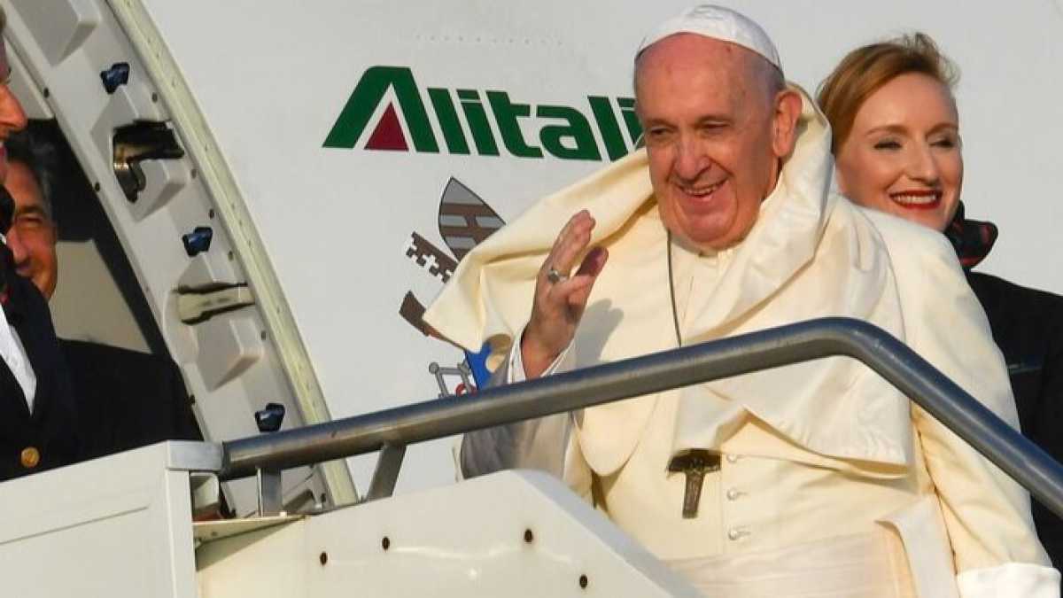 Immagine di Tra miseria e speranza. Il Papa per la quarta volta in Africa