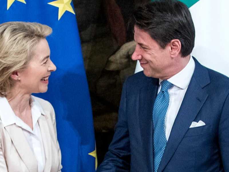 Ursula von der Leyen con Giuseppe Conte (foto LaPresse)